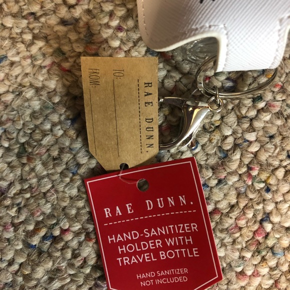 🆕 Rae Dunn MERRY CHRISTMAS Hand Sanitizer Travel Set - Picture 7 of 8